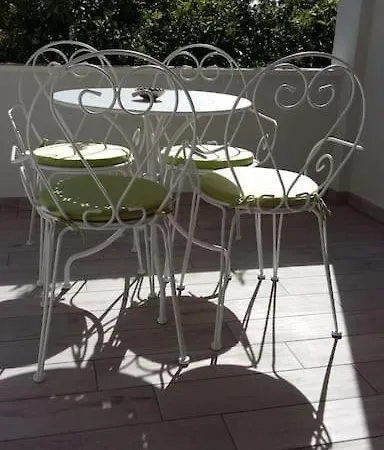 Sara, Dugi Rat, Croatia دوغي رات