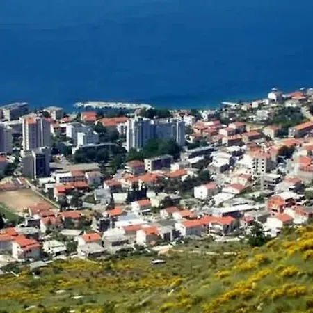Sara, Dugi Rat, Croatia